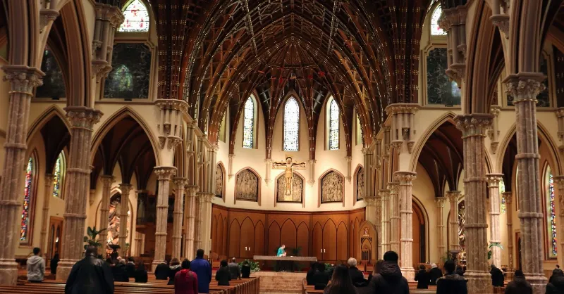 El papel crucial de la Iglesia en la historia de los apellidos